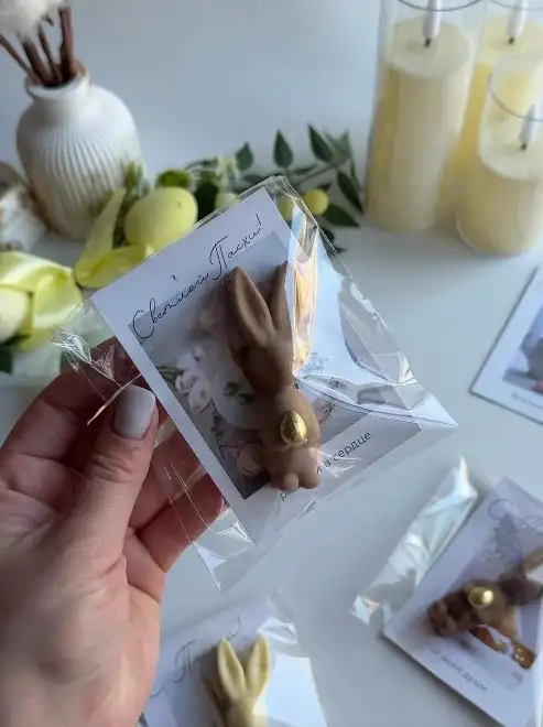 Зайки с открыткой фото 2