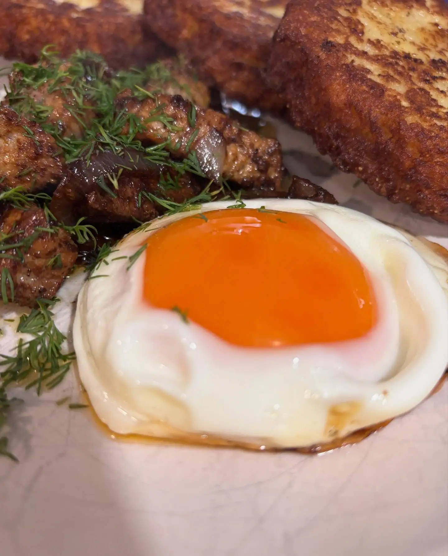 Куриные домашние яйца фото 9