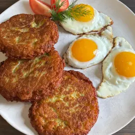 Драники с яичницей