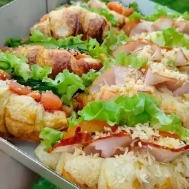 Круассаны с ветчиной или рыбой