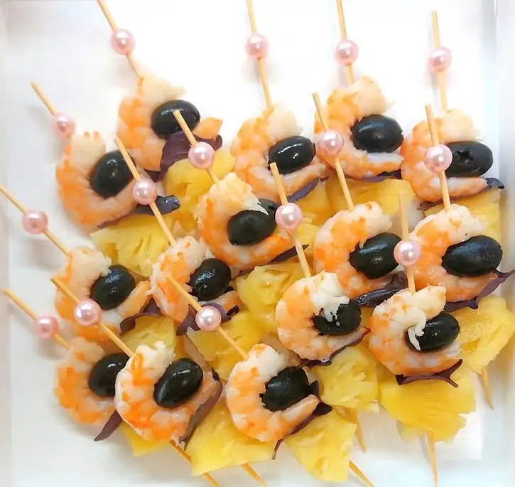 Канапе «Ананас, креветка»