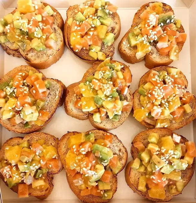 Брускеты севиче из лосося