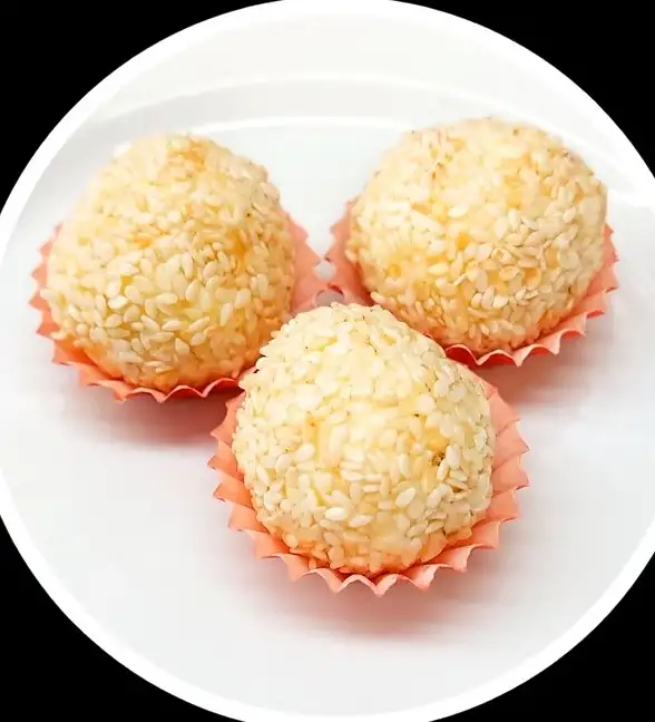 Сырные шарики с кунжутом и орехом