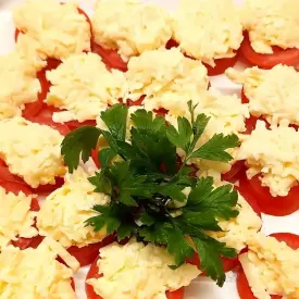 Помидоры с сырной массой