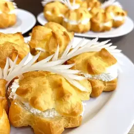 Профитроли с творожным кремом