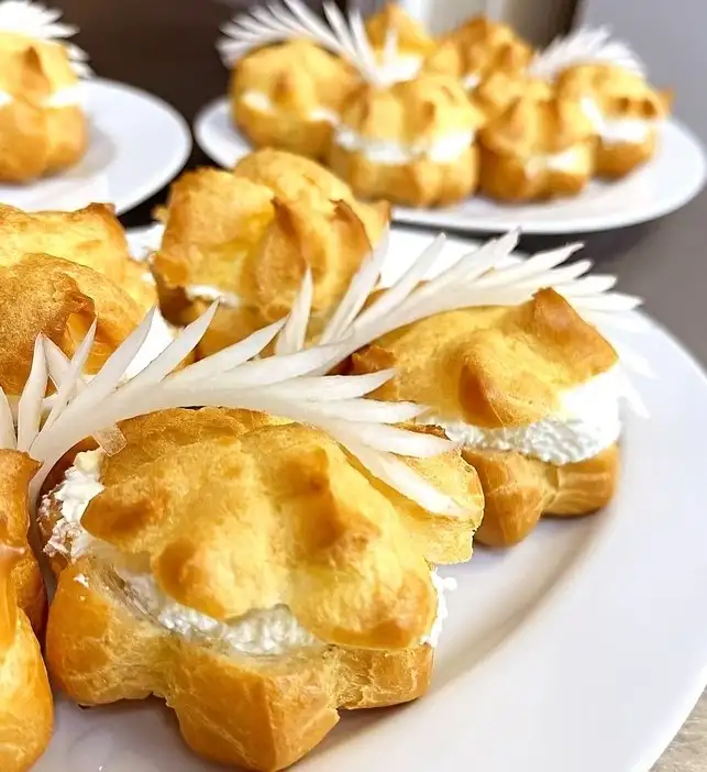 Профитроли с творожным кремом