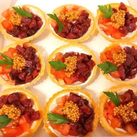 Тарталетка с тартаром из говядины