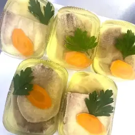 Заливное из говяжьего языка