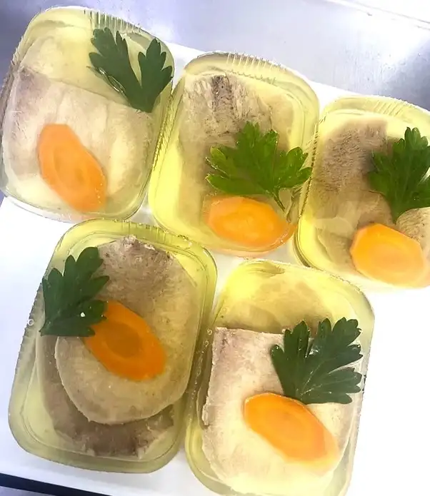 Заливное из говяжьего языка