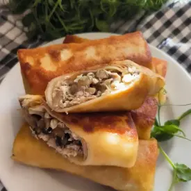 Блины с курицей и грибами