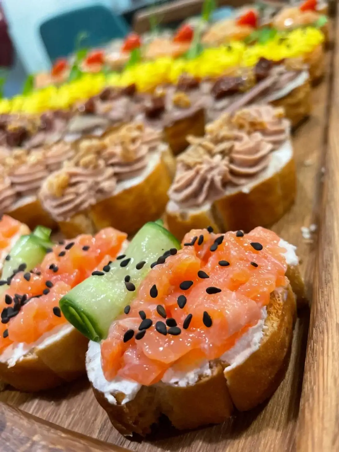 Кростини в ассортименте фото 2