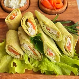 Блинчики шпинатные с лососем и сливочным сыром, 500гр.