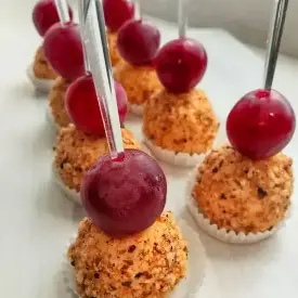 Чизбол с виноградом