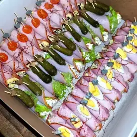 Бокс рулетики из ветчины