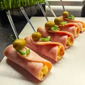 Рулетики из ветчины