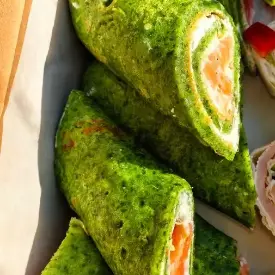 Шпинатные блинчики с форелью