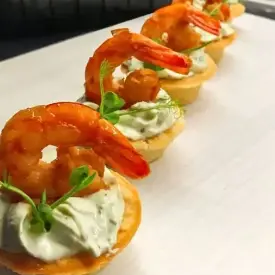 Тарталетки с форелью или креветкой