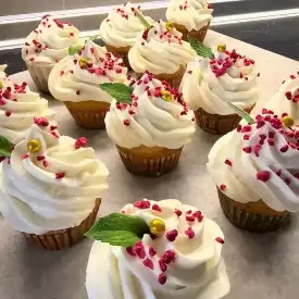 Капкейки (вишня, клубника)