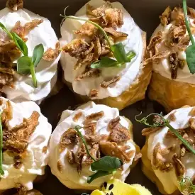 Профитроли с мусом из цыплёнка