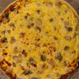 Киш с курицей и грибами