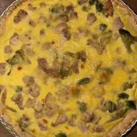 Киш с курицей и брокколи