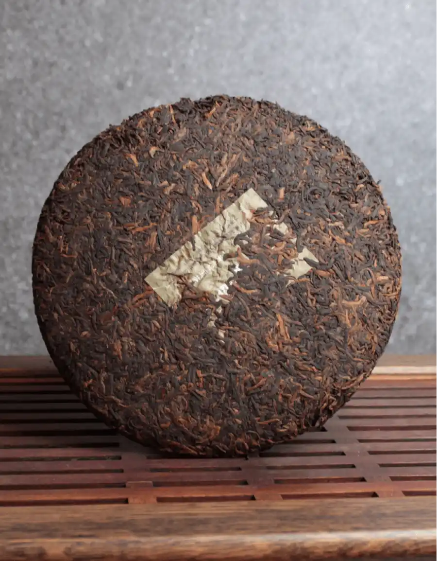 Шу Пуэр Цзинь Чжень Бай Лянь «Золотая Игла Белого Лотоса» фото 2