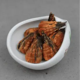 Бай Хэ Хун Та «Красная Пагода с лепестками Лилии»