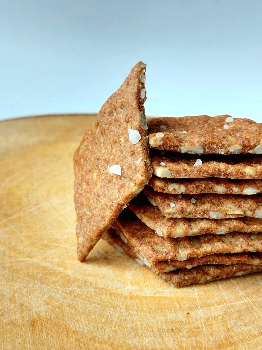 Ржаные криспы с семенами подсолнуха фото 1