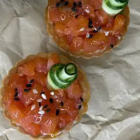 Тарталетка с форелью