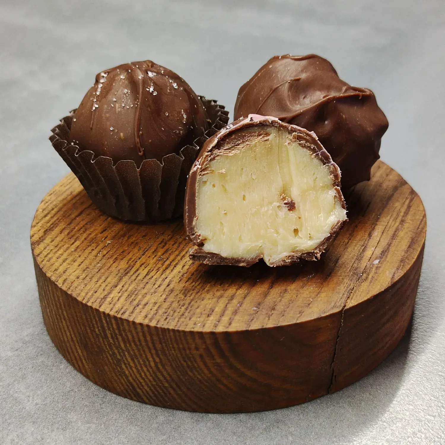 Трюфели ручные шоколадные в коробке фото 6