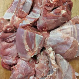 Набор для плова и шурпы (мясо на косточке: шея, ребра, лопатка кусочками), 1 кг