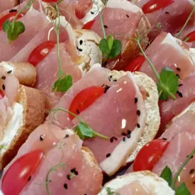 Брускетта с вяленым мясом