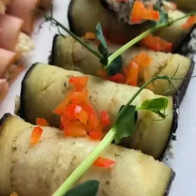 Рулетики из баклажанов