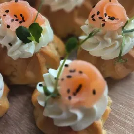 Профитроли с форелью