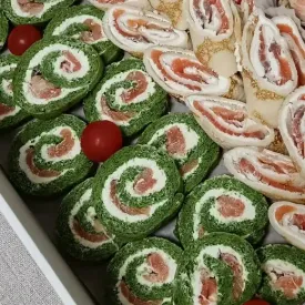 Рулет из шпината с форелью