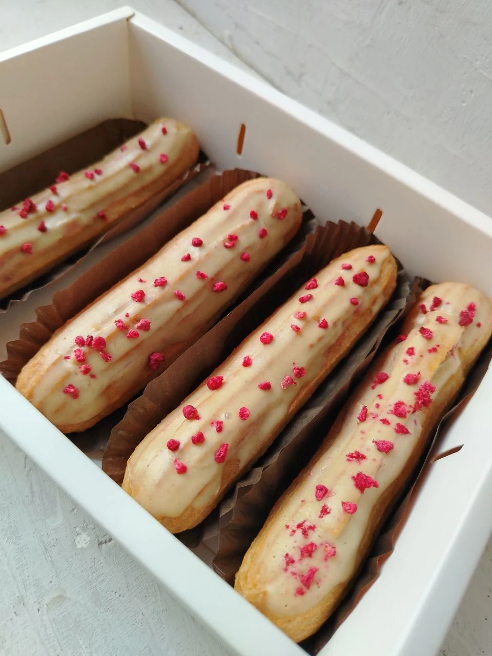 Эклеры в ассортименте фото 3