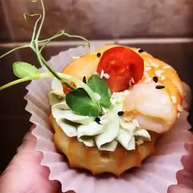 Профитроли с креветкой или форелью