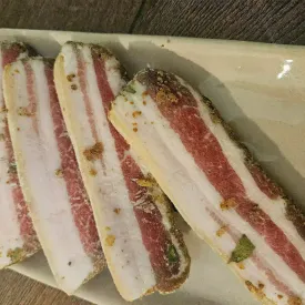 Соленое сало с прослойкой