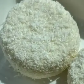 Сырники с кокосом и варёной сгущёнкой