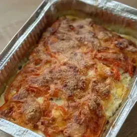 Запеканка из картофеля с курицей и помидорами