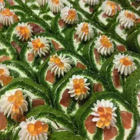 Шпинатный рулет с форелью