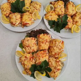 Запеченная скумбрия под овощами