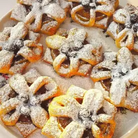 Слойки с яблоками