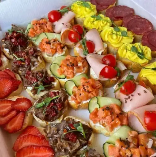 Бокс «Кростини Mix»