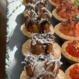 Тарталетки с мидиями и пармезаном