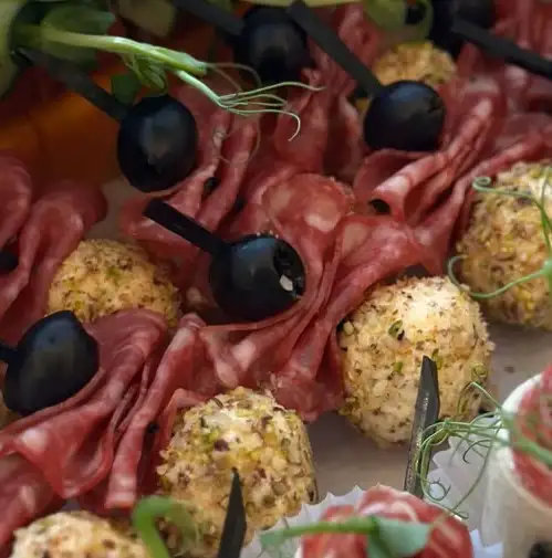 Канапе «Чизболл»