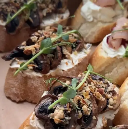 Брускетты с шампиньонами