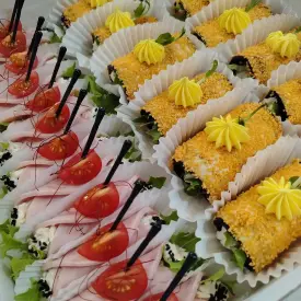 Бокс рулетиков