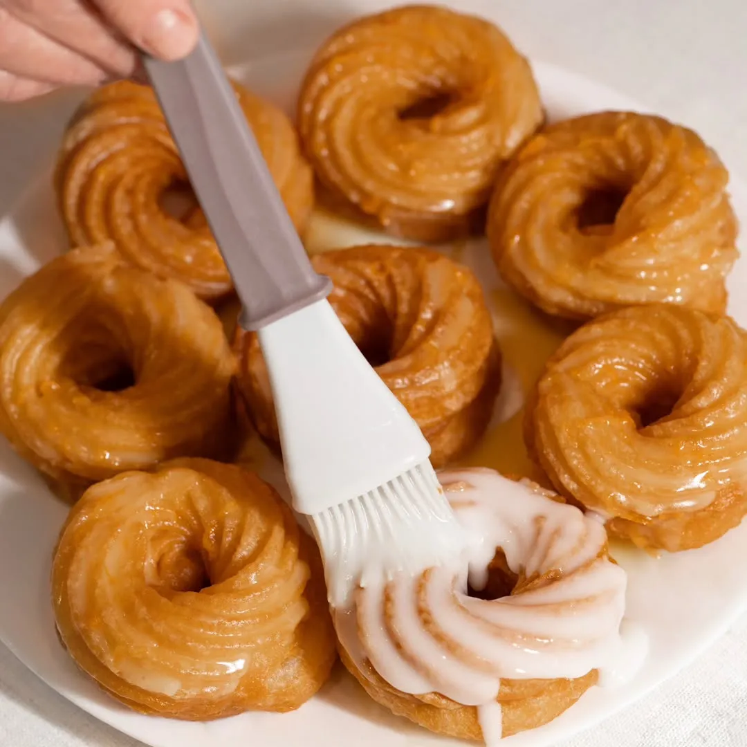 Пончики из заварного теста с топингами фото 1