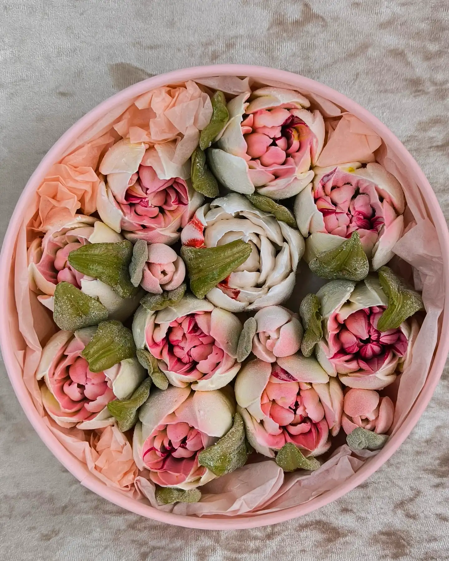 Зефир премиум-класса в круглой коробке с окошком, 18 см фото 2